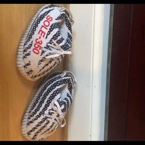 Custom fluffy yeezy slipper